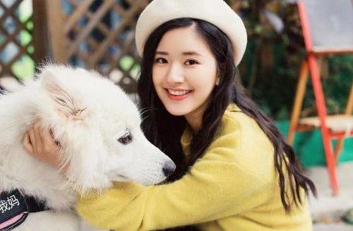 朝阳吃瓜群众什么意思 赵露思否认整容,朝阳吃瓜群众热议